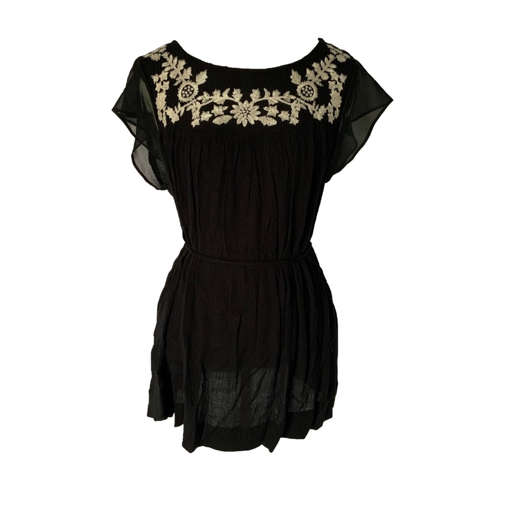Motherhood | short sleeve embroidered top